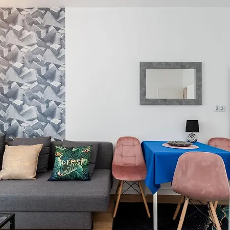 Apartament Kolorowe Balkony Czyzewskiego 3 *