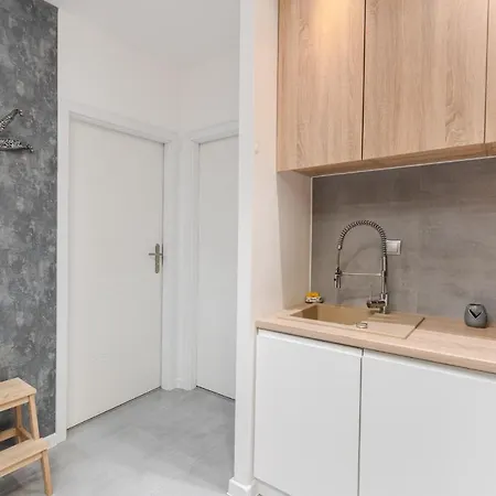 アパート Kolorowe Balkony Czyzewskiego 3 クラクフ